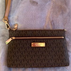 Michael kors brown wristlet wallet